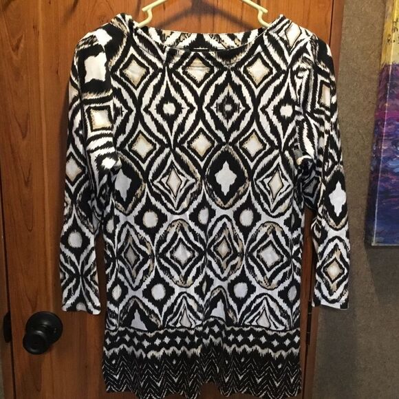 SALE BUY 2/$30. NWOT. Rafaella Brand Women’s Size M L/S IKAT Print Top - Picture 1 of 7